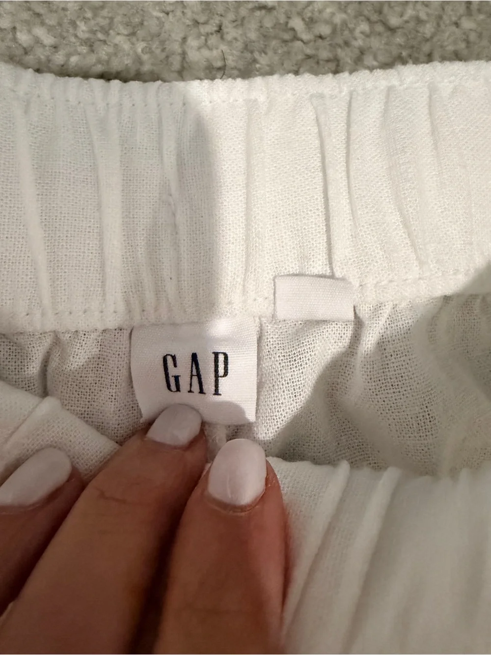 GAP lightweight white